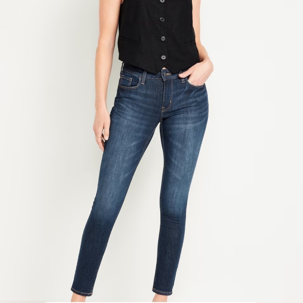 Old Navy mid rise super skinny jeans